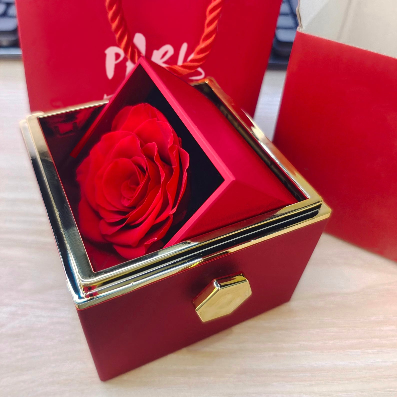 Eternal Rose Box - With Engraved Necklace &amp; Rose